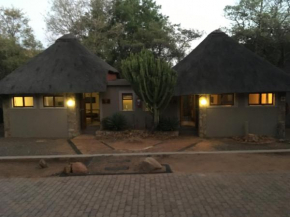 Гостиница Mabalingwe Elephant Lodge  Бела-Бела